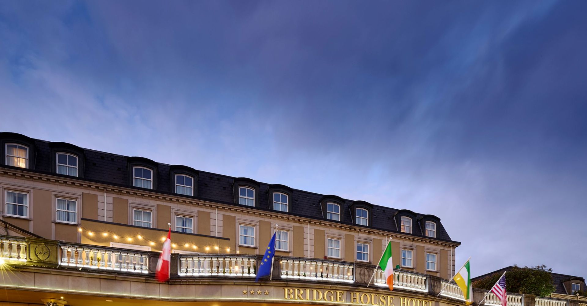 Outside Bridge House Hotel Tullamore