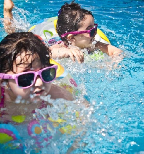 Kids swim things to do tullamore www.bridgehousehoteltullamore.ie_v2